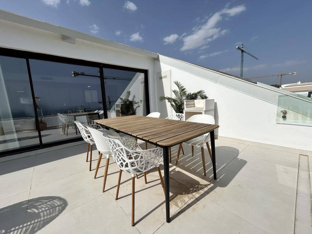 2 bedroom Apartment for sale in Fuengirola with pool garage - € 499,000 (Ref: 9942096)