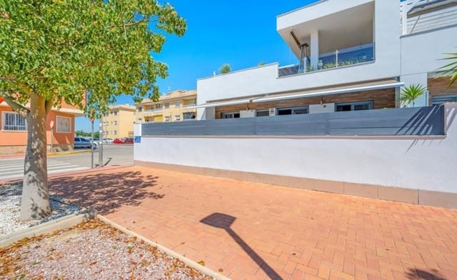 3 makuuhuone Omakotitalo myytävänä paikassa Formentera del Segura mukana uima-altaan - 329 000 € (Ref: 9942205)