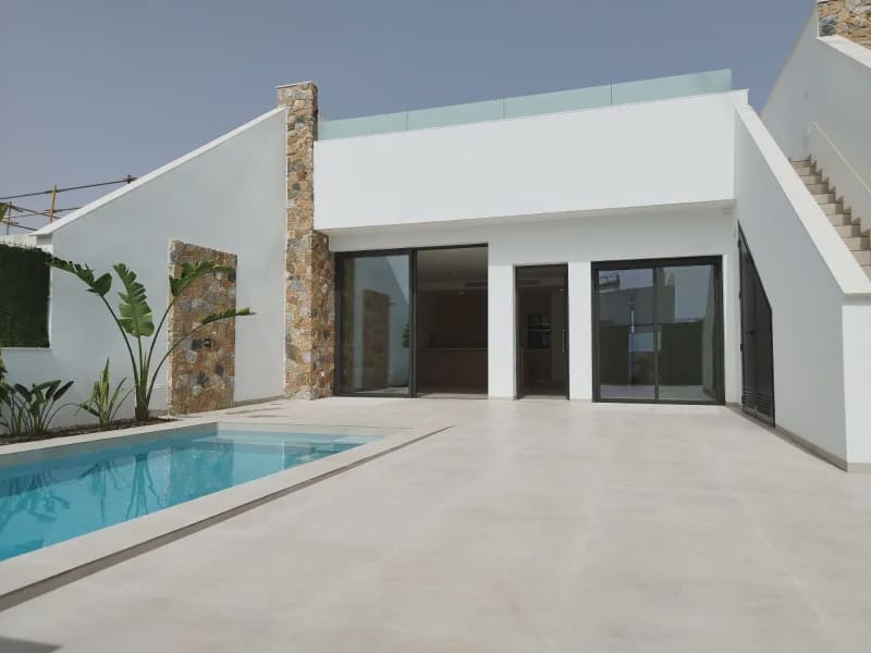 3 chambre Villa/Maison à vendre à Los Alcazares avec piscine - 739 900 € (Ref: 9946073)