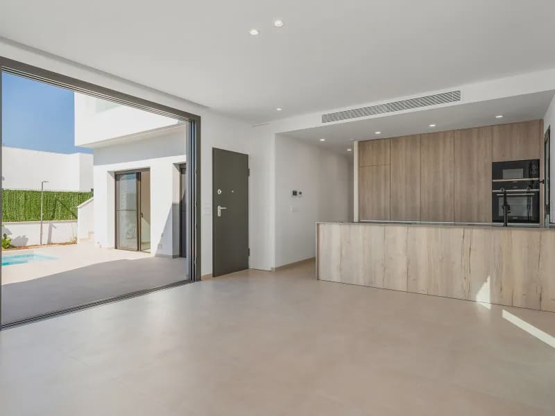 3 chambre Villa/Maison à vendre à Los Alcazares avec piscine - 739 900 € (Ref: 9946073)