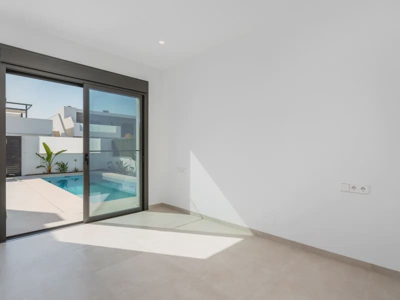 3 chambre Villa/Maison à vendre à Los Alcazares avec piscine - 739 900 € (Ref: 9946073)