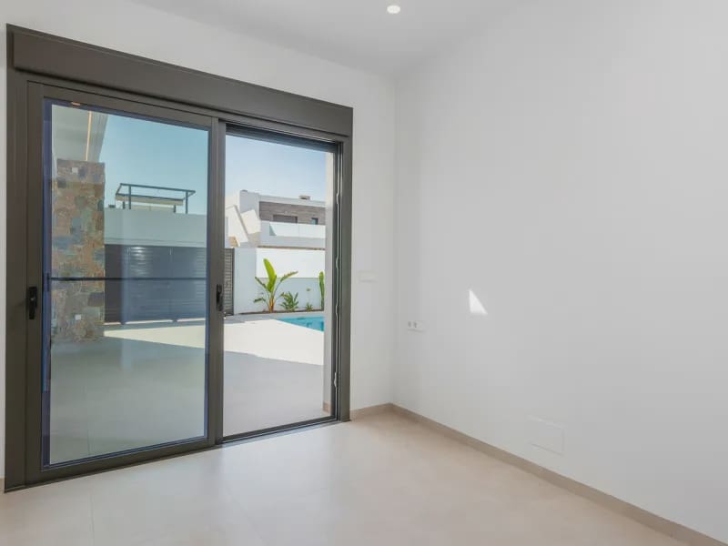3 chambre Villa/Maison à vendre à Los Alcazares avec piscine - 739 900 € (Ref: 9946073)