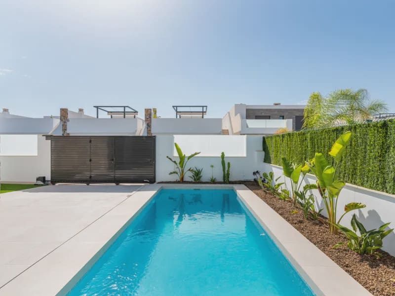 3 chambre Villa/Maison à vendre à Los Alcazares avec piscine - 739 900 € (Ref: 9946073)