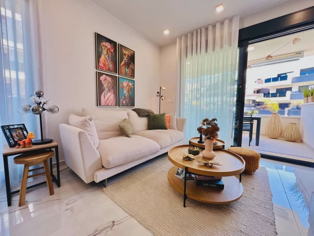 2 makuuhuone Huoneisto myytävänä paikassa Orihuela mukana uima-altaan - 365 000 € (Ref: 9946086)