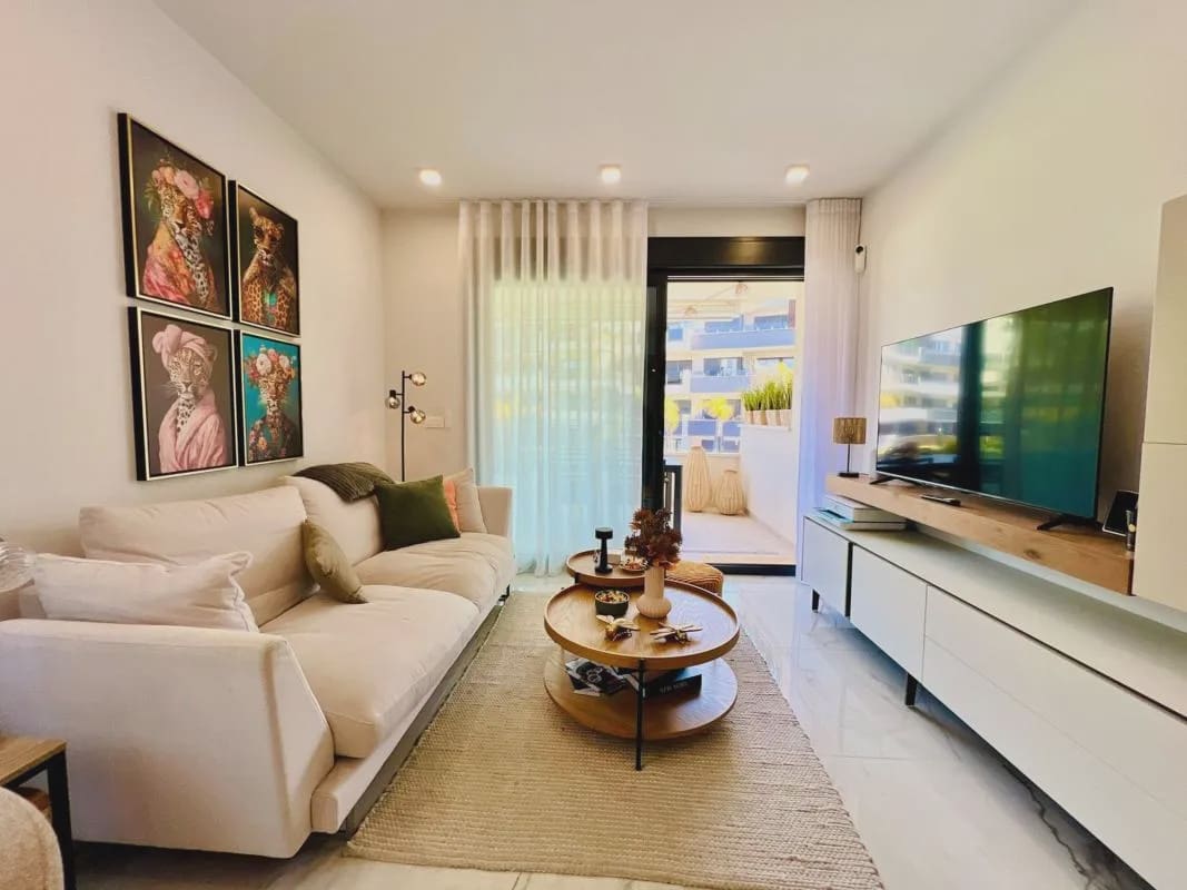 2 makuuhuone Huoneisto myytävänä paikassa Orihuela mukana uima-altaan - 365 000 € (Ref: 9946086)
