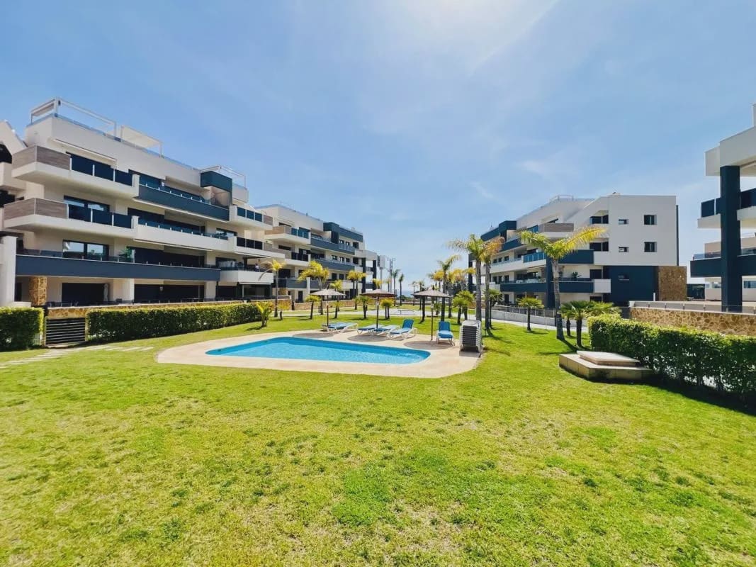 2 makuuhuone Huoneisto myytävänä paikassa Orihuela mukana uima-altaan - 365 000 € (Ref: 9946086)