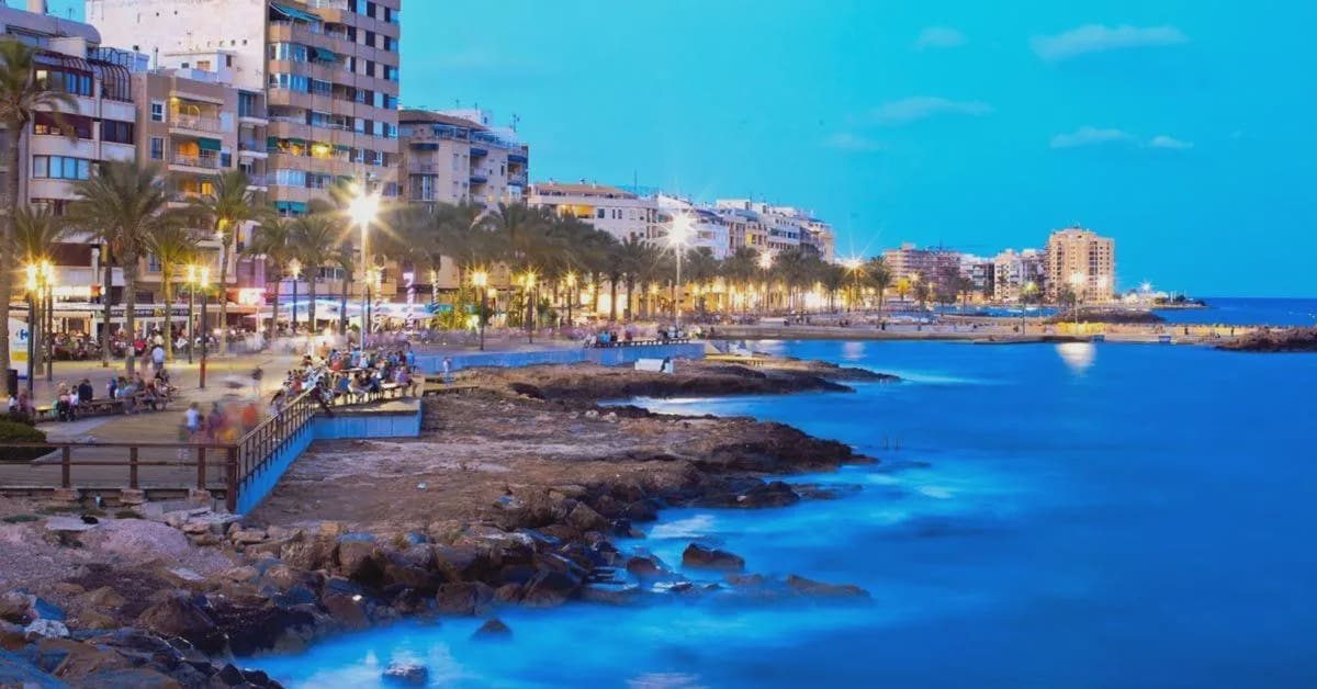 2 soveværelse Bungalow til salg i Torrevieja med swimmingpool - € 272.000 (Ref: 9950544)