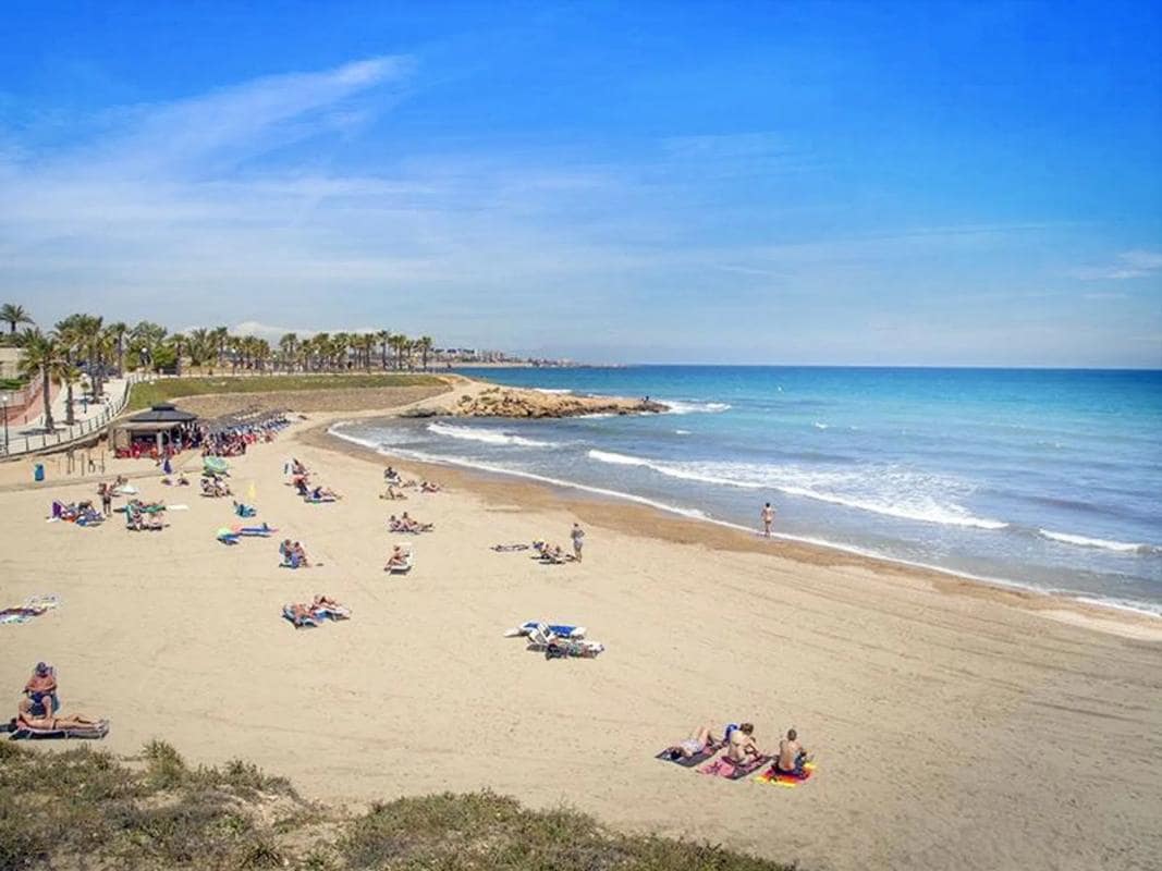 2 bedroom Bungalow for sale in Torrevieja with pool - € 272,000 (Ref: 9950544)