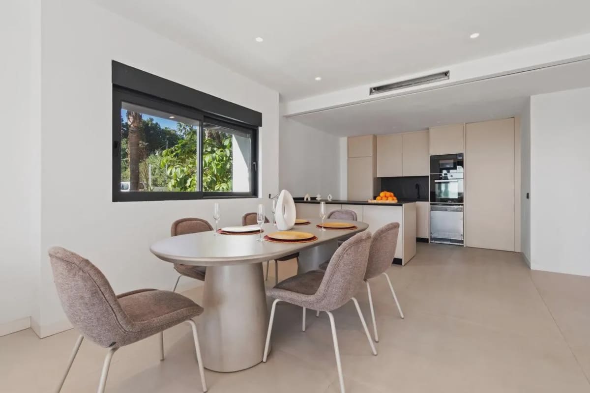 4 sovrum Hus till salu i El Paraiso med pool garage - 829 000 € (Ref: 9950565)