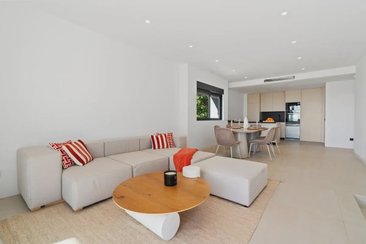 4 sovrum Hus till salu i El Paraiso med pool garage - 829 000 € (Ref: 9950565)