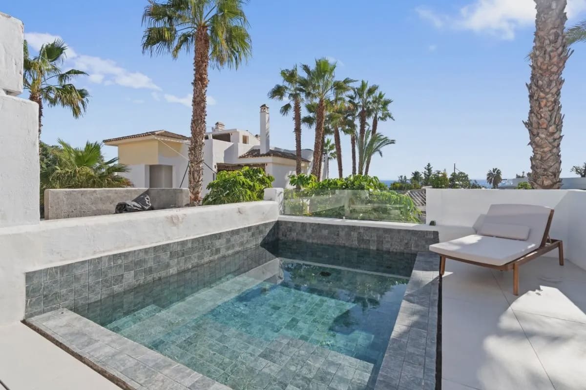 4 sovrum Hus till salu i El Paraiso med pool garage - 829 000 € (Ref: 9950565)
