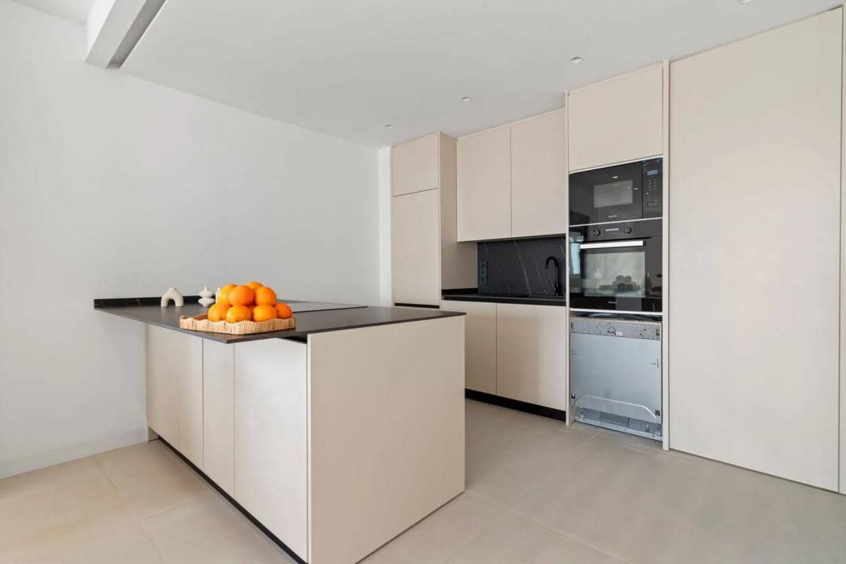 4 sypialnia Dom na sprzedaż w El Paraiso z basenem garażem - 829 000 € (Ref: 9950565)