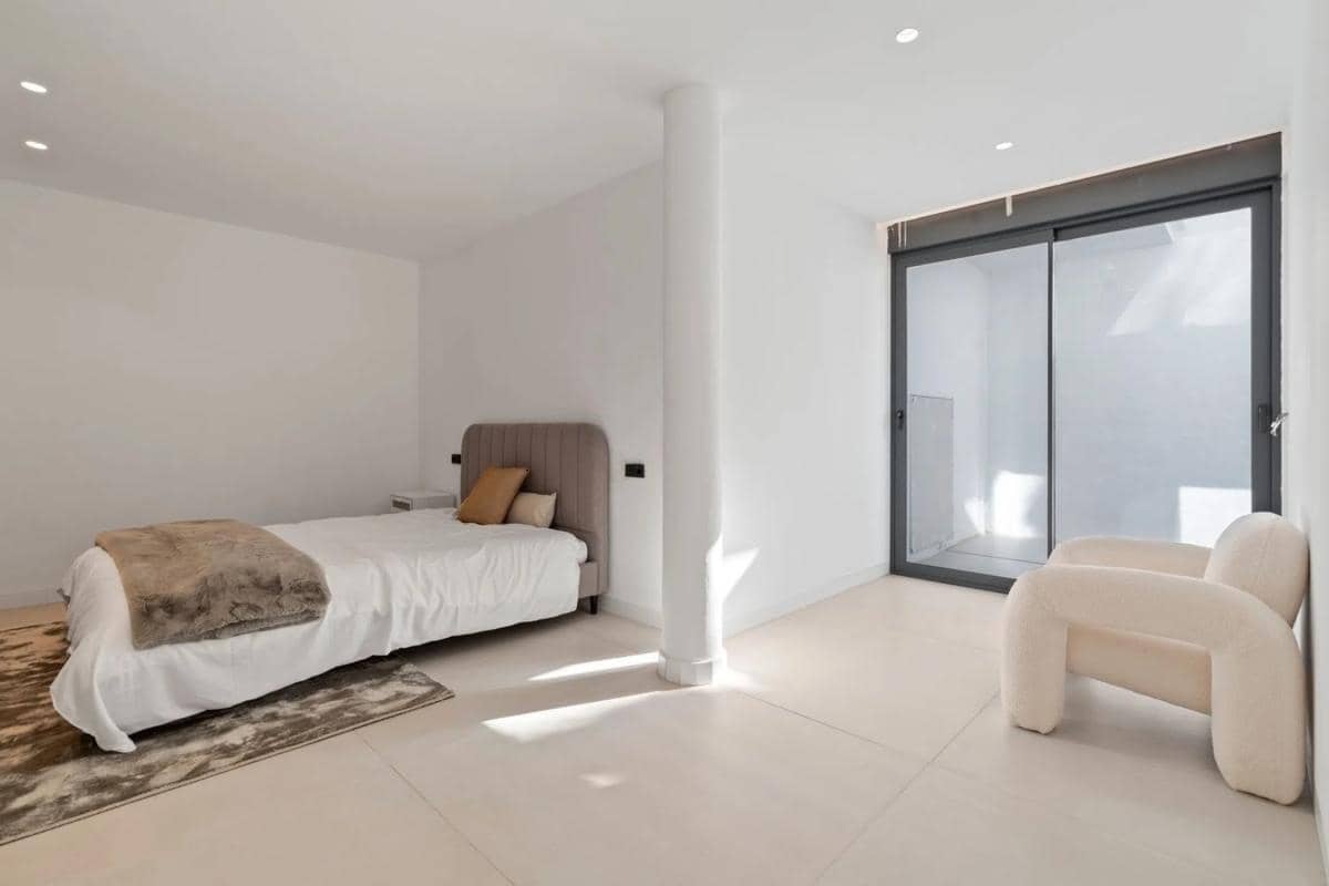 4 sypialnia Dom na sprzedaż w El Paraiso z basenem garażem - 829 000 € (Ref: 9950565)