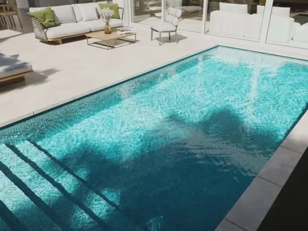 3 slaapkamer Villa te koop in Estepona met zwembad - € 1.800.000 (Ref: 9952854)