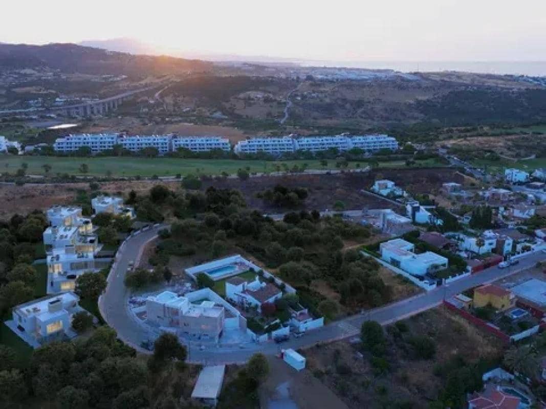 3 soverom Villa til salgs i Estepona med svømmebasseng - € 1 590 000 (Ref: 9952854)