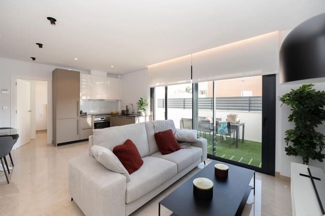3 soveværelse Byhus til salg i La Marina, Elche / Elx med swimmingpool - € 459.000 (Ref: 9954493)