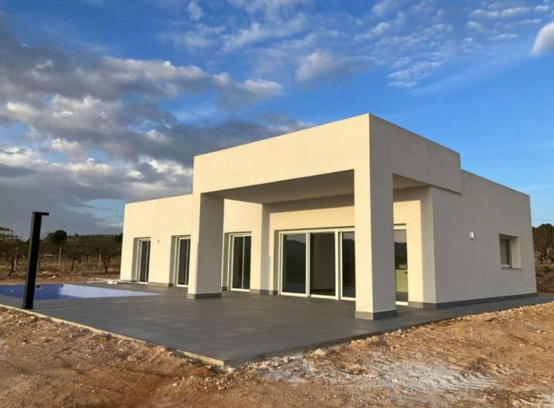 3 makuuhuone Huvila myytävänä paikassa Pinoso mukana uima-altaan - 365 000 € (Ref: 9955205)
