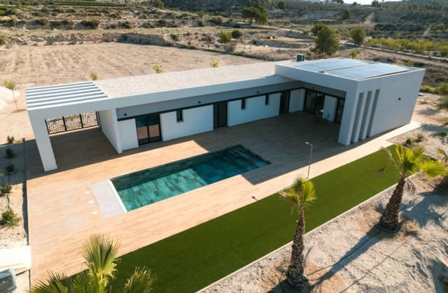 Chalet de 3 habitaciones en Pinoso en venta con piscina - 365.000 € (Ref: 9955205)