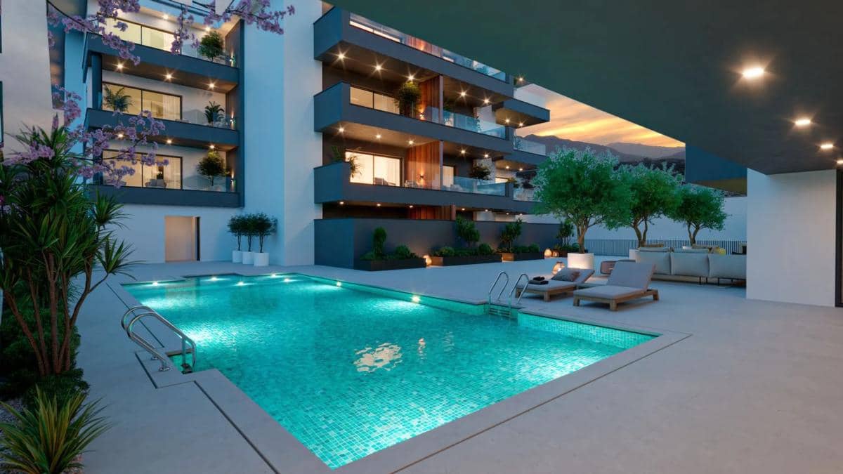 Apartamento de 2 habitaciones en Fuengirola en venta con piscina garaje - 357.000 € (Ref: 9955263)
