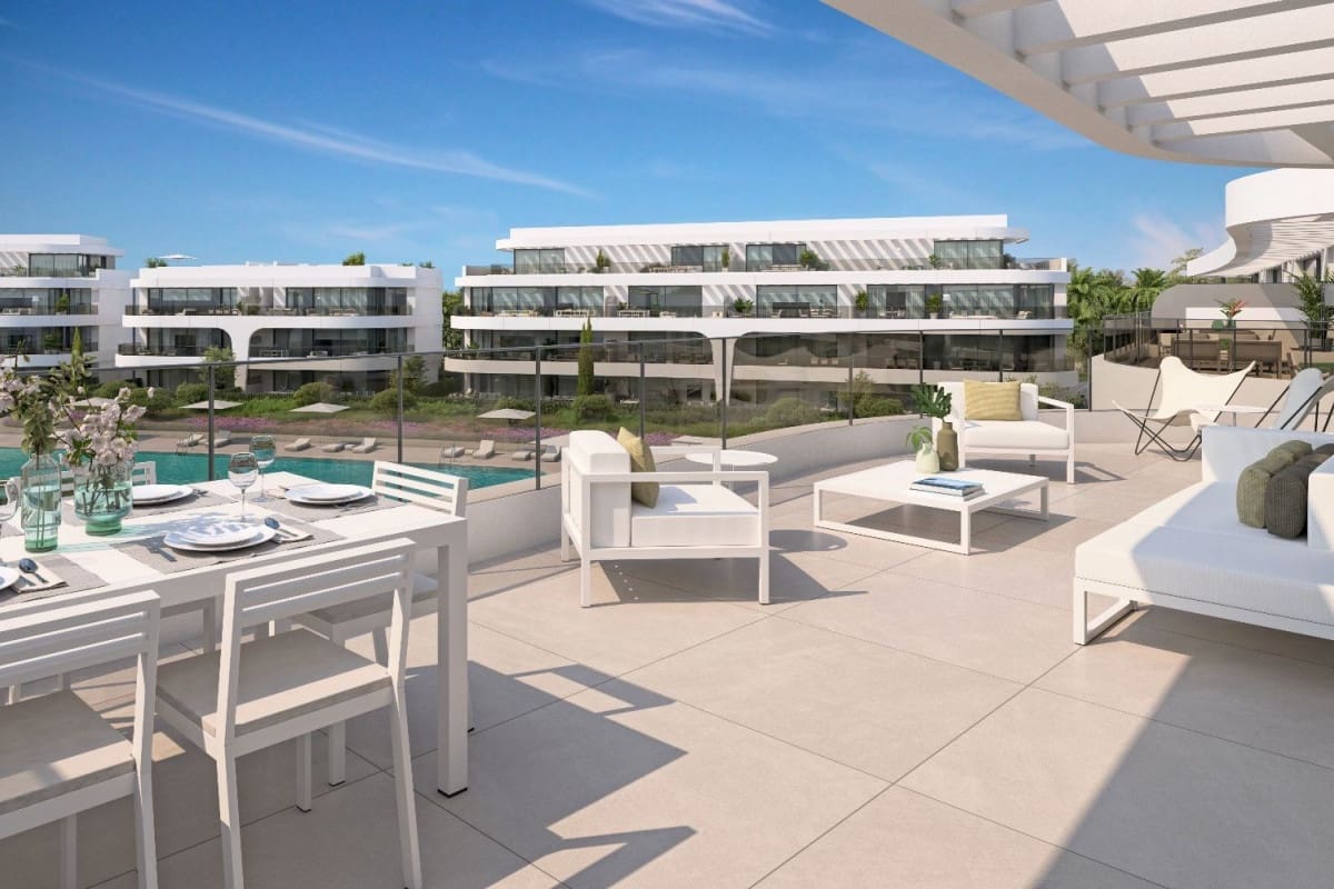 2 bedroom Apartment for sale in El Paraiso with pool - € 668,000 (Ref: 9960123)