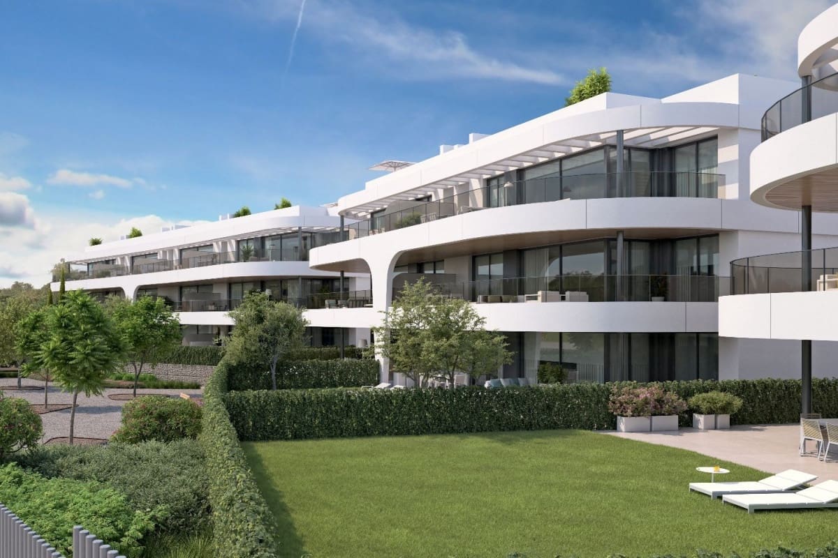 2 bedroom Apartment for sale in El Paraiso with pool - € 668,000 (Ref: 9960123)