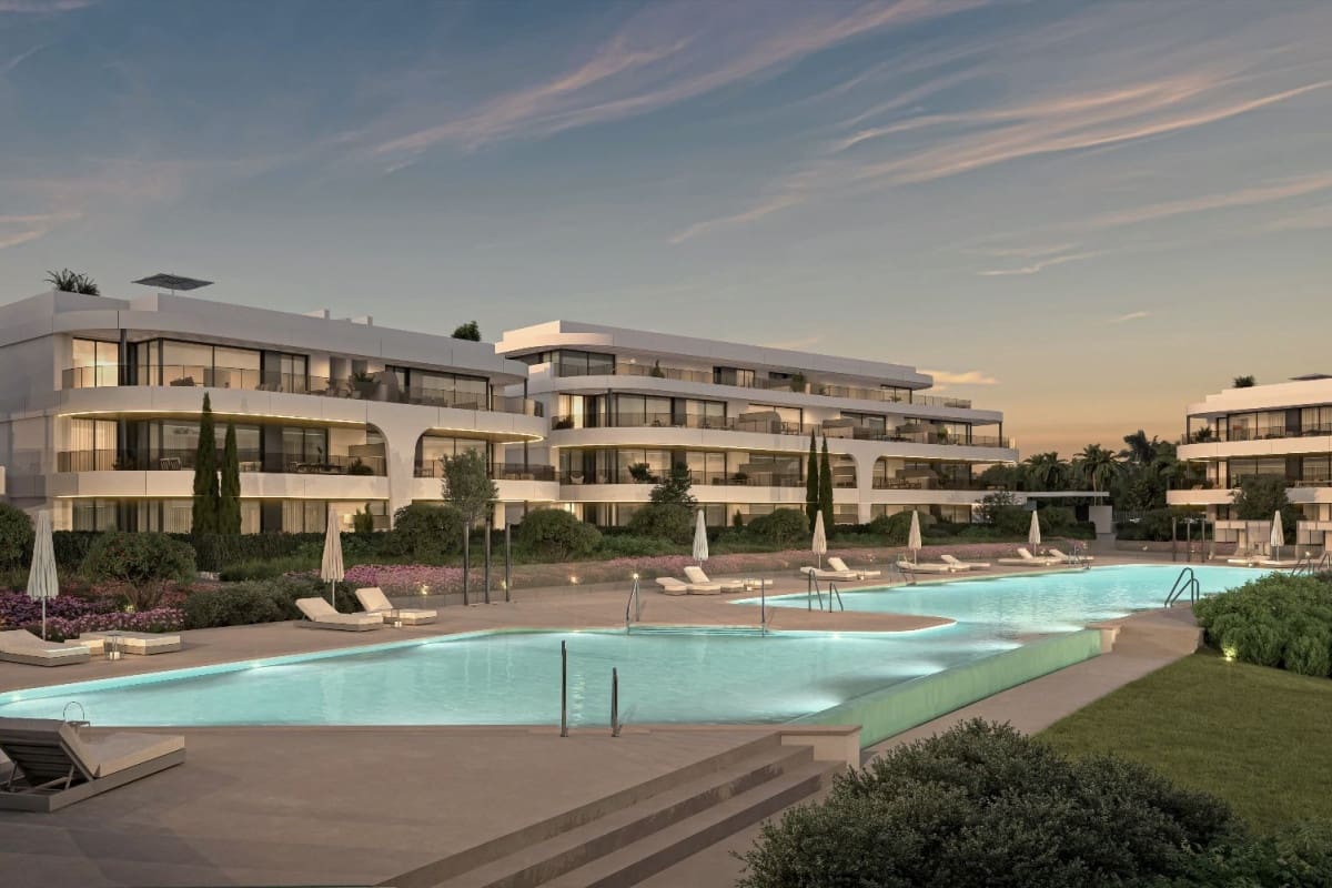 2 bedroom Apartment for sale in El Paraiso with pool - € 668,000 (Ref: 9960123)