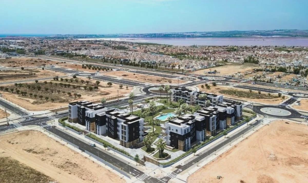 2 sypialnia Apartament na sprzedaż w Torrevieja z basenem - 293 000 € (Ref: 9965410)