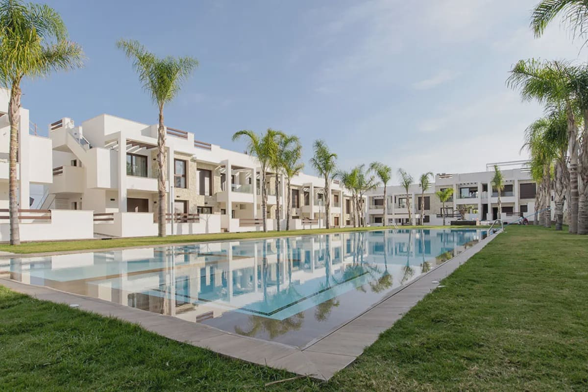 3 sovrum Bungalow till salu i Torrevieja med pool - 310 000 € (Ref: 9975682)