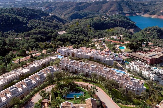 Casa de 3 habitaciones en Istán en venta con piscina - 600.000 € (Ref: 9975705)
