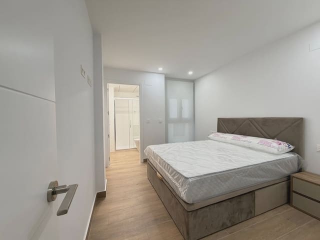 2 soverom Leilighet til salgs i Avenida Habaneras - Curva de Palangre, Torrevieja med svømmebasseng - € 330 000 (Ref: 9975710)