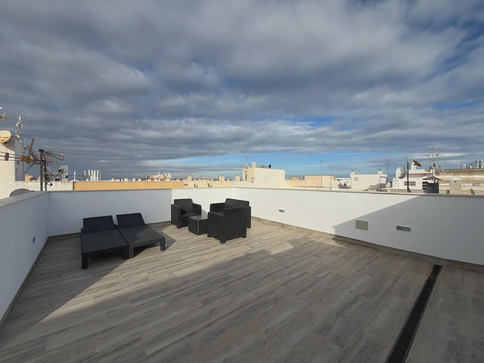 2 soveværelse Lejlighed til salg i Torrevieja med swimmingpool - € 330.000 (Ref: 9975710)