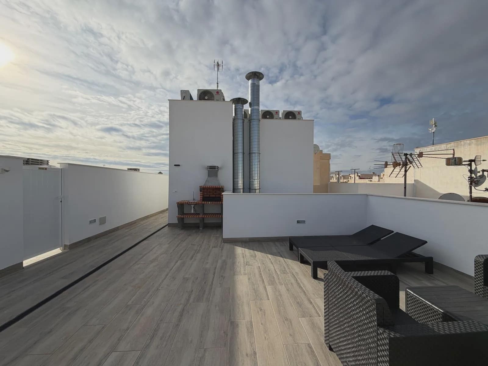 2 soveværelse Lejlighed til salg i Torrevieja med swimmingpool - € 330.000 (Ref: 9975710)