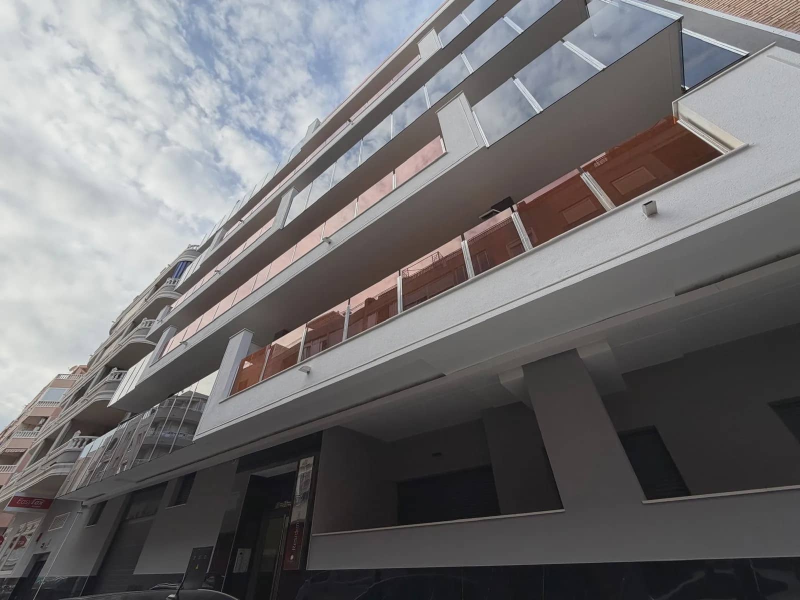 2 soveværelse Lejlighed til salg i Torrevieja med swimmingpool - € 330.000 (Ref: 9975710)