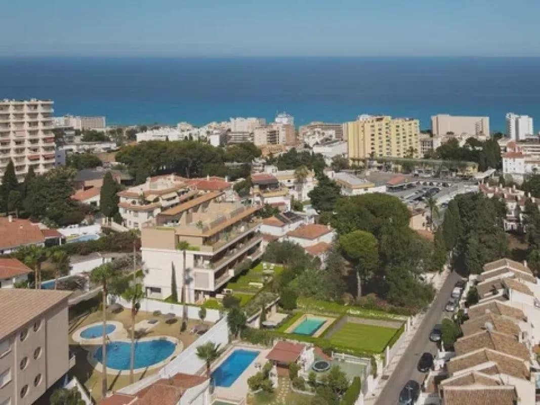2 bedroom Apartment for sale in Torremolinos with pool garage - € 428,000 (Ref: 9980479)