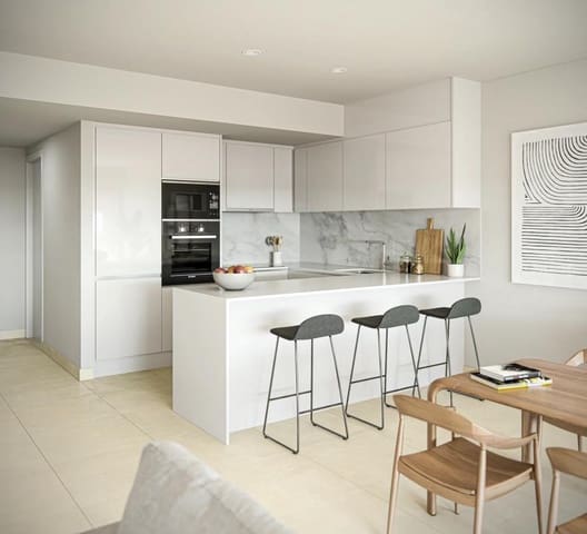 Apartamento de 3 habitaciones en Bahía Dorada, Estepona en venta con piscina garaje - 465.000 € (Ref: 9990828)