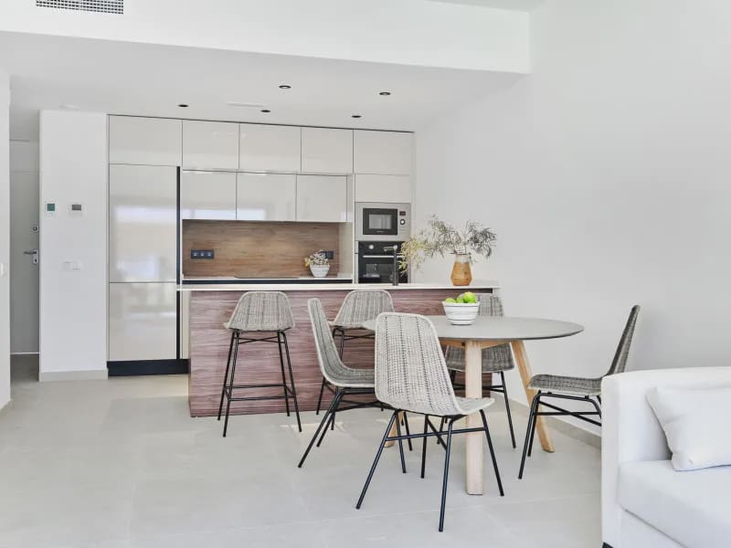 2 soveværelse Bungalow til salg i Torrevieja med swimmingpool garage - € 380.000 (Ref: 9994374)