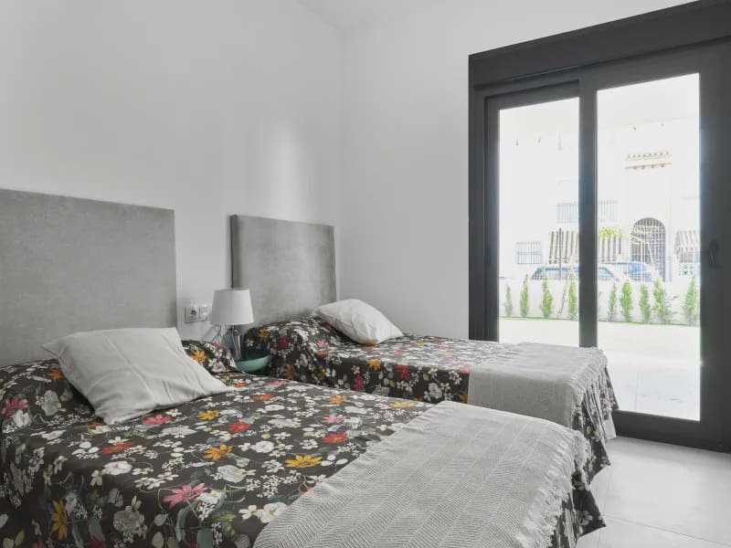 2 soveværelse Bungalow til salg i Torrevieja med swimmingpool garage - € 380.000 (Ref: 9994374)