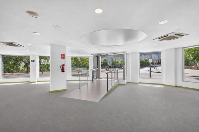 Comercial para venda em Benalúa, Alicante cidade com piscina - 1 000 000 € (Ref: 10001360)