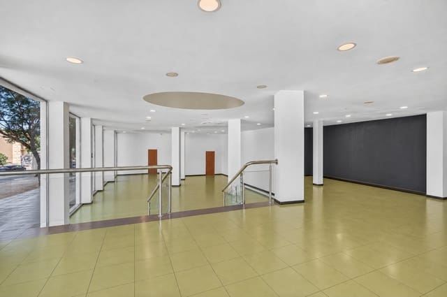 Comercial para venda em Benalúa, Alicante cidade com piscina - 1 000 000 € (Ref: 10001360)