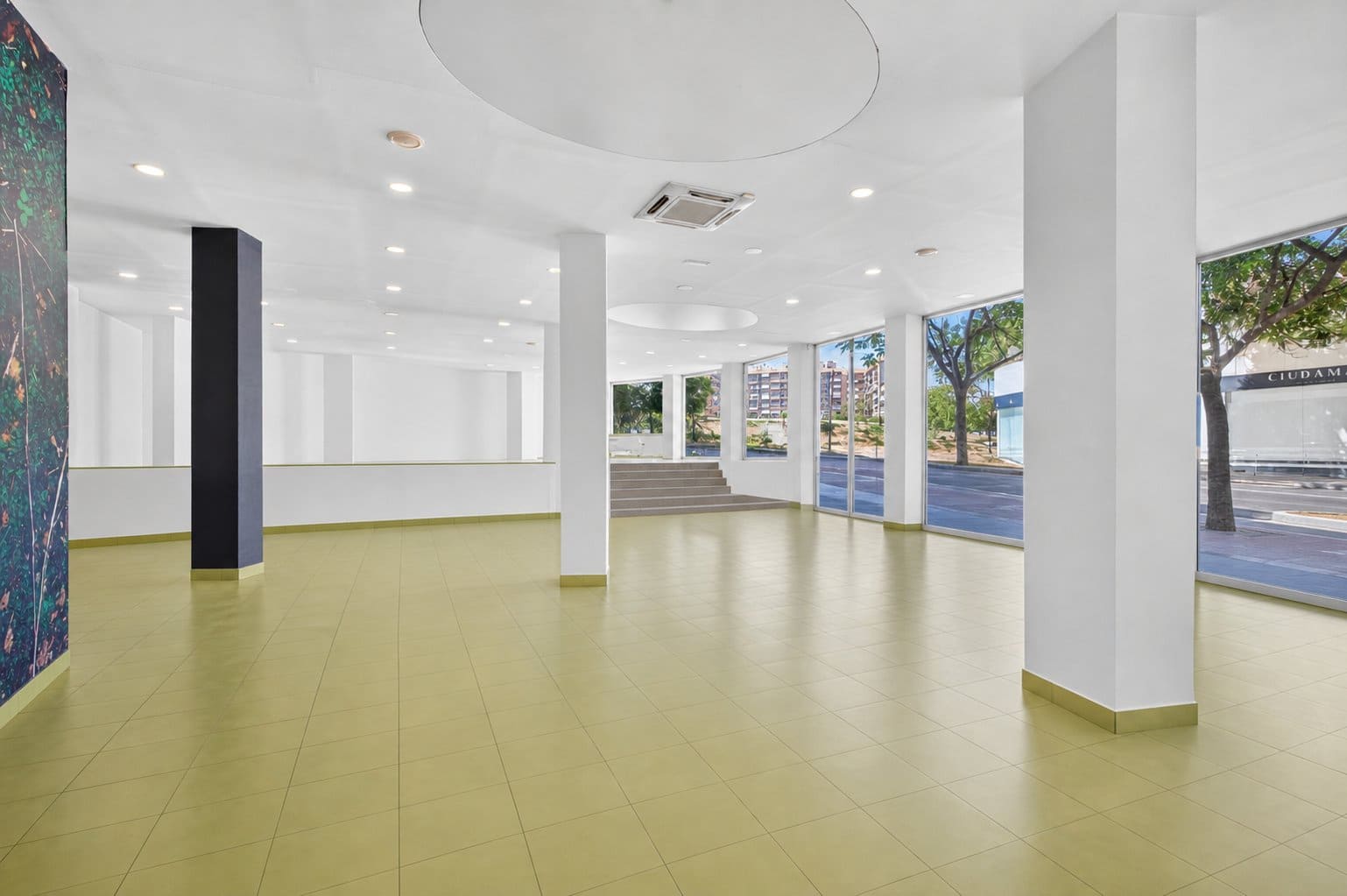 Comercial para venda em Alicante cidade com piscina - 1 000 000 € (Ref: 10001360)