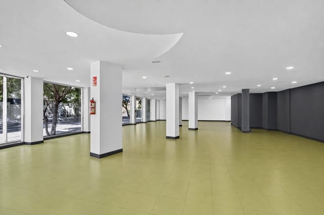 Comercial para venda em Benalúa, Alicante cidade com piscina - 1 000 000 € (Ref: 10001360)