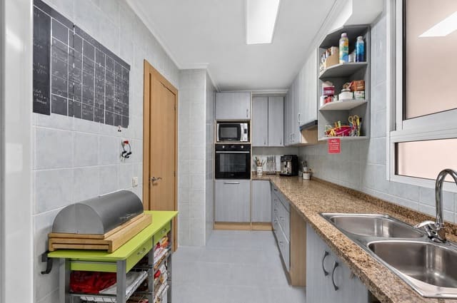 Piso de 4 habitaciones en Benalúa, Alicante / Alacant ciudad en venta con piscina - 295.000 € (Ref: 10002544)