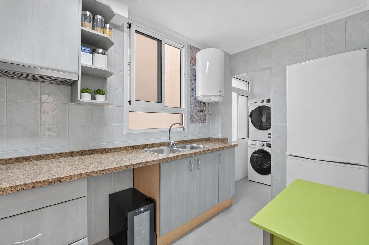 Piso de 4 habitaciones en Alicante / Alacant ciudad en venta con piscina - 295.000 € (Ref: 10002544)