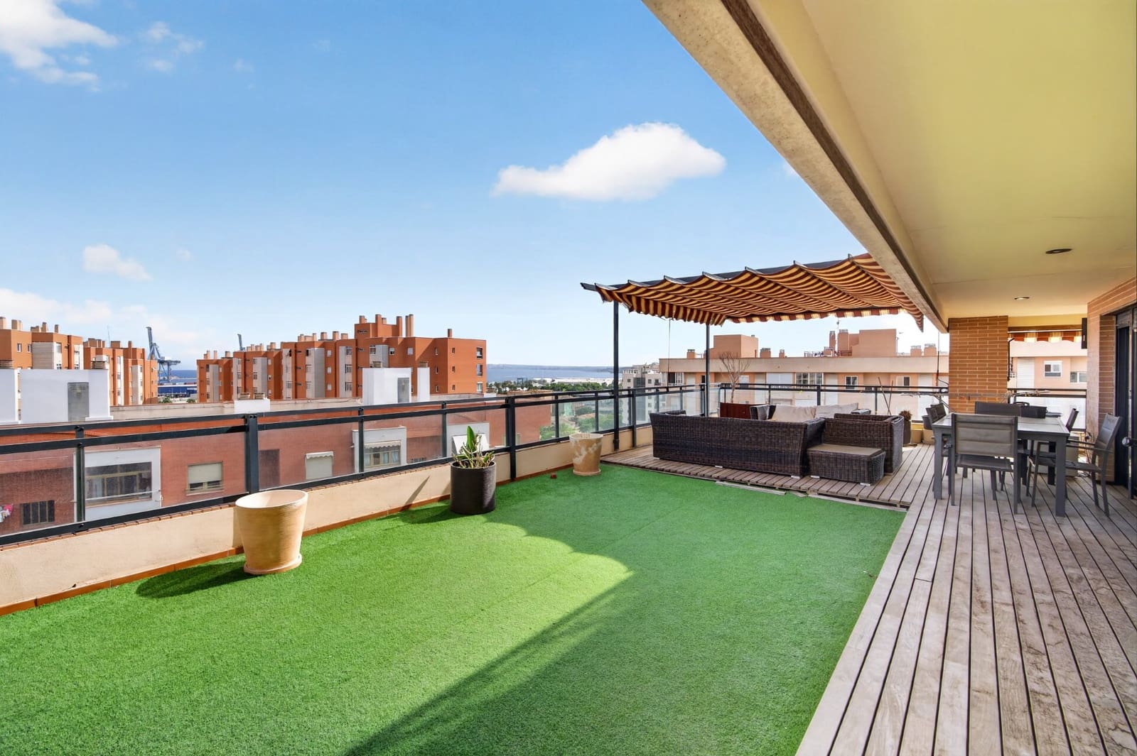 Ático de 4 habitaciones en Alicante / Alacant ciudad en venta con piscina garaje - 750.000 € (Ref: 10022995)