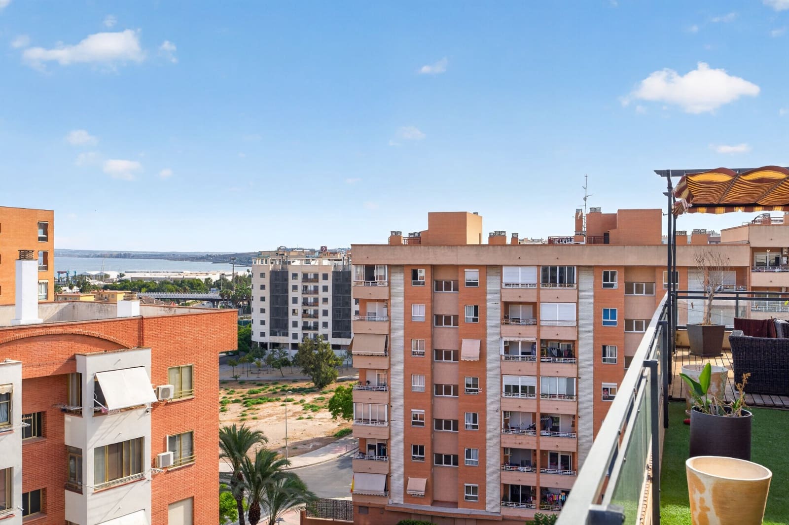Ático de 4 habitaciones en Alicante / Alacant ciudad en venta con piscina garaje - 750.000 € (Ref: 10022995)
