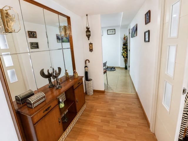 3 soveværelse Lejlighed til salg i Campoamor - Altozano, Alicante by med swimmingpool - € 242.000 (Ref: 10024463)