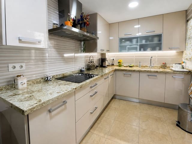 3 soveværelse Lejlighed til salg i Campoamor - Altozano, Alicante by med swimmingpool - € 242.000 (Ref: 10024463)