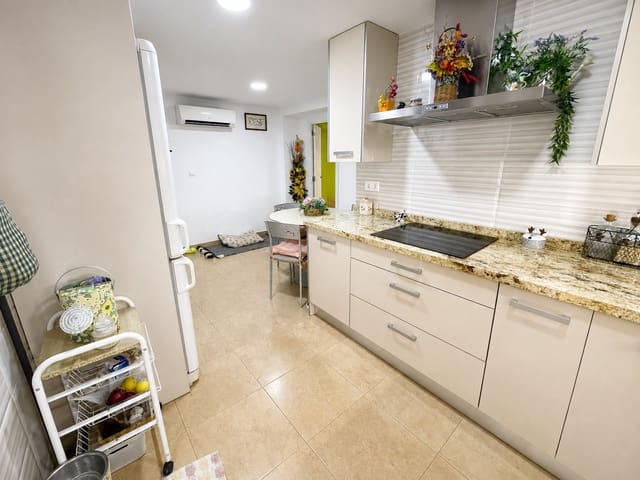 3 soveværelse Lejlighed til salg i Campoamor - Altozano, Alicante by med swimmingpool - € 242.000 (Ref: 10024463)