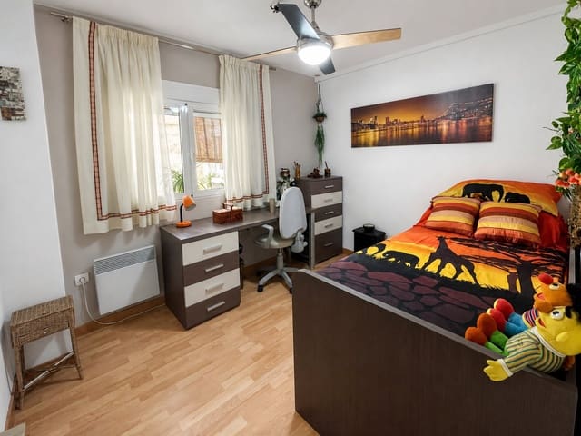 3 soveværelse Lejlighed til salg i Campoamor - Altozano, Alicante by med swimmingpool - € 242.000 (Ref: 10024463)