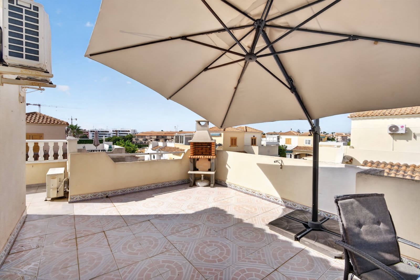 3 bedroom Villa for sale in Playa Flamenca with pool garage - € 249,000 (Ref: 10026271)